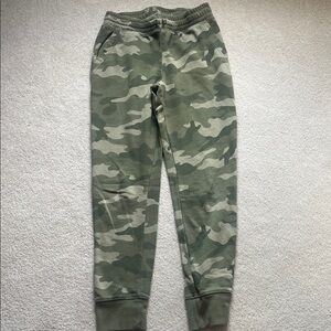 Old navy camo sweatpants
